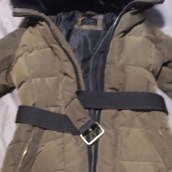 Puffy knee length jacket with belt - Picture 3 of 4